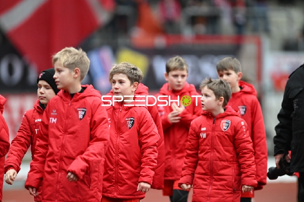 Junge Spieler in Aktion