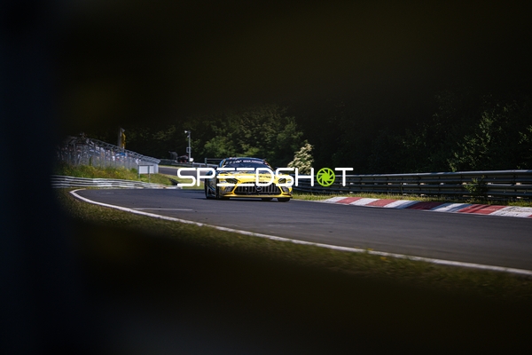 Rennfahrzeug auf der Rennstrecke