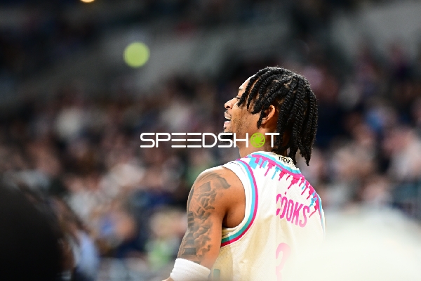 Zachery Cooks (3; Telekom Baskets Bonn) auf dem Spielfeld