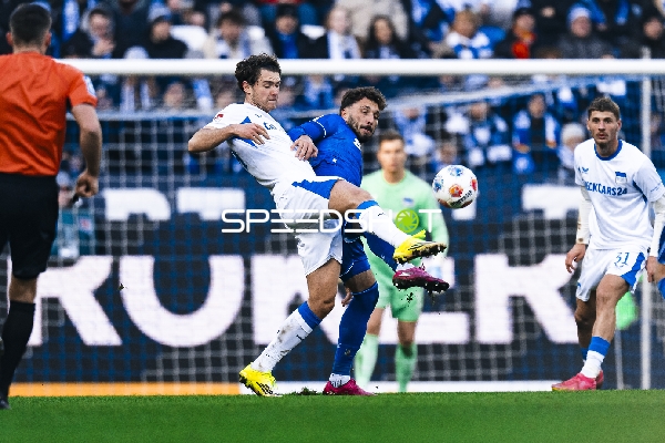 Zweikampf um den Ball