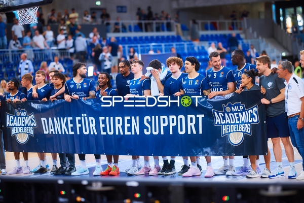 Danke für Support Paul Zipser (9;MLP Academics Heidelberg), Marcel Keßen (15;MLP Academics Heidelberg), Andrew O’Brien (3;MLP Academics Heidelberg)