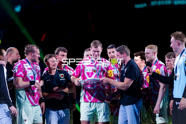 Füchse Berlin feiern gemeinsam