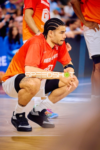 Spieler der NINERS Chemnitz in der Hocke