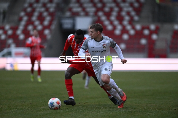 Zweikampf um den Ball