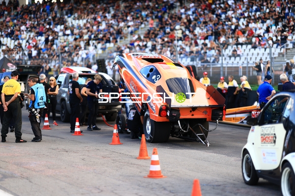 Dragster bei Vorbereitungen