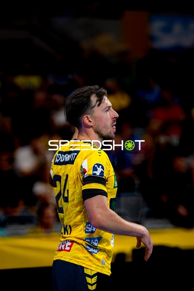 Patrick Groetzki (24; Rhein Neckar Löwen) positioniert sich