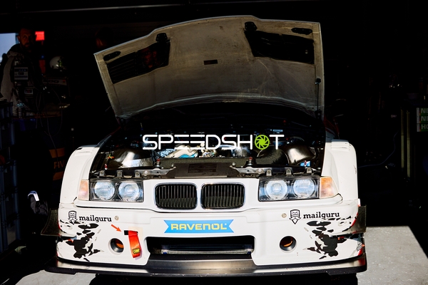 Rennwagen-Wartung bei den DMV Goodyear Racing Days