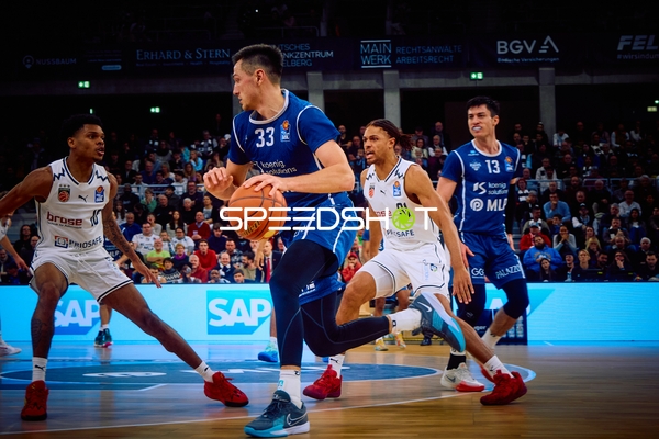 Ballvortrag von MLP Academics Heidelberg Spieler