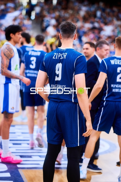 Spielunterbrechung Paul Zipser (9;MLP Academics Heidelberg), Andrew O’Brien (3;MLP Academics Heidelberg), Niklas Würzner (2;MLP Academics Heidelberg)