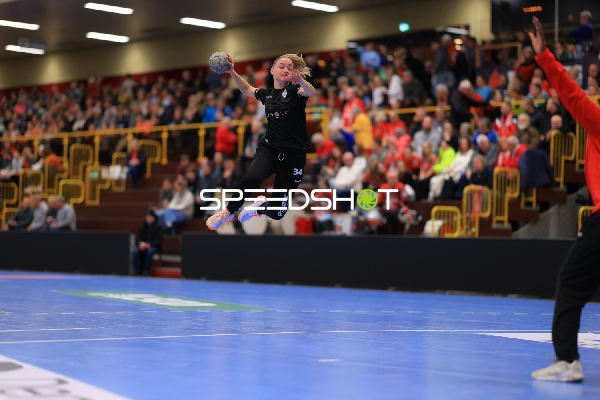 Mia Ziercke (34; HSG Bensheim/Auerbach) in Aktion