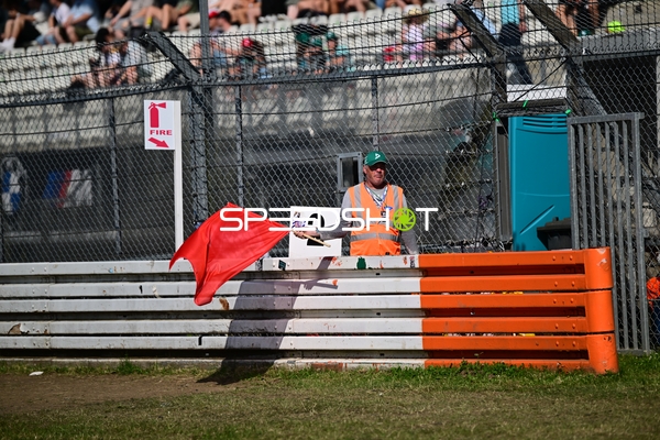 Flaggenposten am Nürburgring