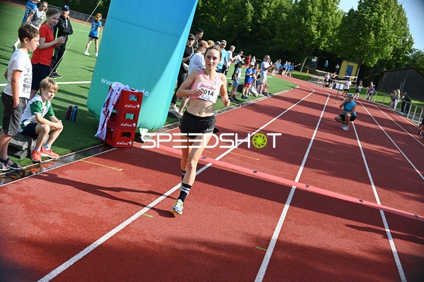 Läuferin beim TVE Sommerlauf Edingen
