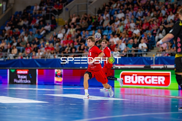 8; SG BBM Bietigheim wirft aufs Tor