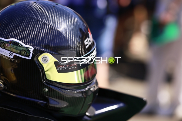 Rennhelm bei 24h Rennen 2025