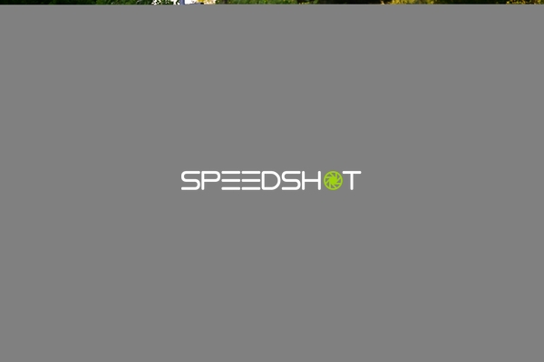 Rennfahrzeug auf der Rennstrecke