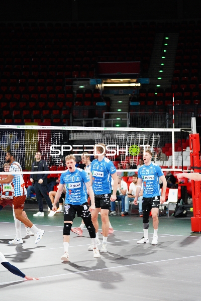 Spielszene mit Stefan Kaibald (10; BigBank Tartu) und Jack Williams (21; BigBank Tartu)