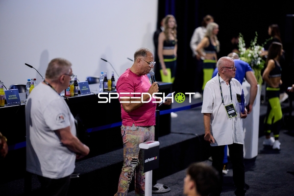 Ringside-Zone Face-Off Pressekonferenz