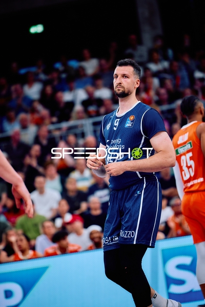 Paul Zipser (9, MLP Academics Heidelberg) auf dem Spielfeld