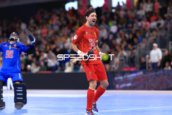 Ignacio COBOS (11; Spanien) jubelt im Vordergrund