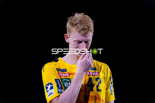 Spieler Jon Lindenchrone Andersen (42; Rhein Neckar Löwen) in Position