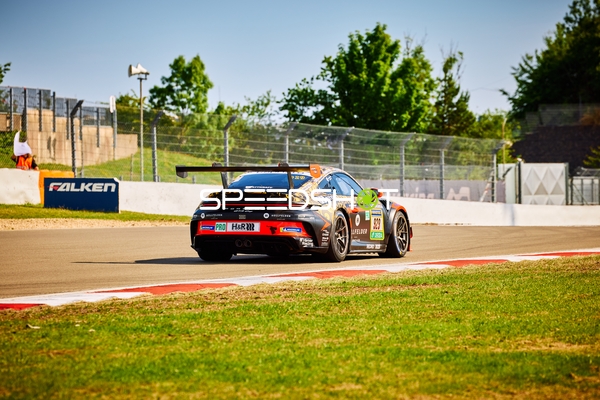 Fahrzeug von 929, Falken Motorsports auf Strecke