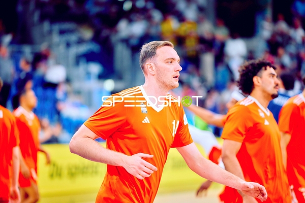 Aufwärmen Philipp Herkenhoff (14;Ratiopharm Ulm), Marcio Santos (3;Ratiopharm Ulm)