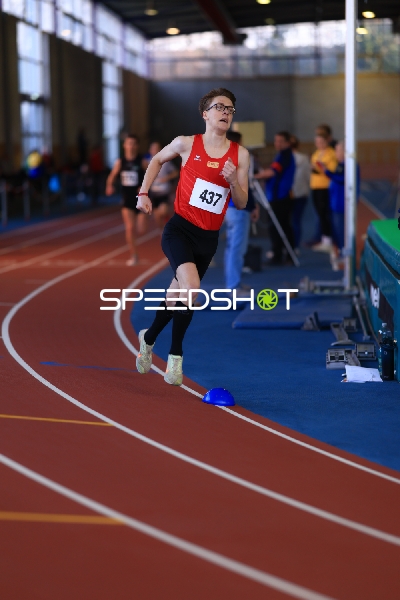 Henne Florian mit Startnummer 437 in Aktion