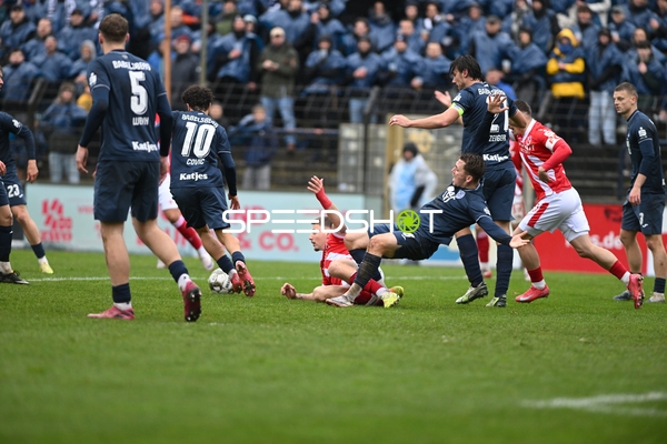 Zweikampf um den Ball