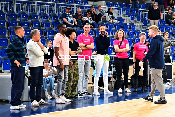 Kevin Gerwin und Matthias Lautenschläger am Spielfeldrand