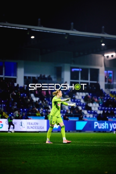 Torwart gibt Anweisungen