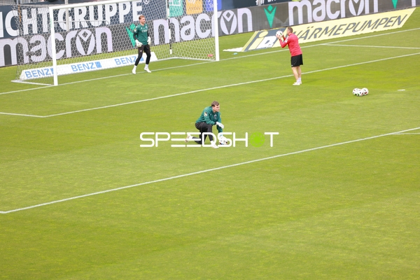 Torhüter beim Aufwärmen