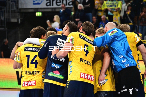 Rhein Neckar Löwen feiern gemeinsamen Teamjubel