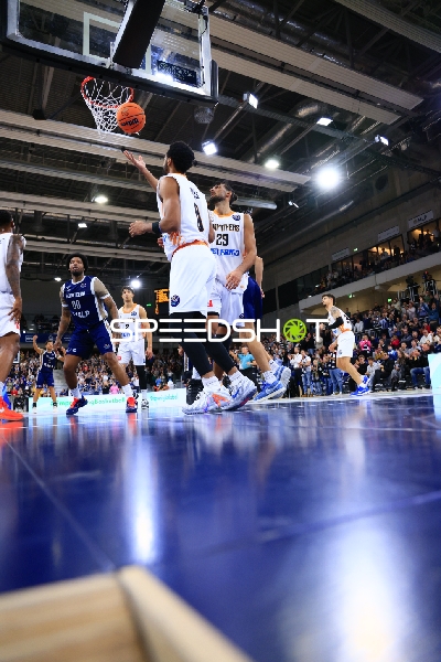 Basketball-Situation unter dem Korb