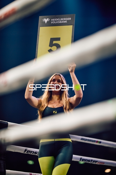 Nummerngirl hält Runde 5