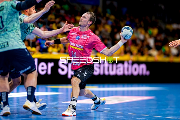 Wurf von Kai Häfner (34; TVB 1898 Stuttgart)