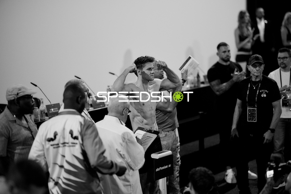 Ringside-Zone Face-Off