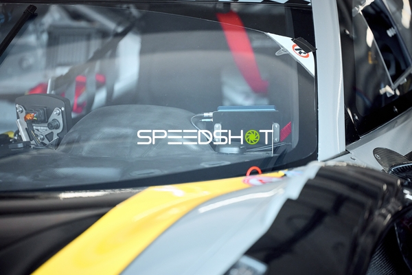 Innenansicht eines Rennautos bei den DMV Goodyear Racing Days