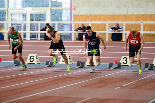 Start des 400-Meter-Laufs mit 858; LG Rhein-Wied