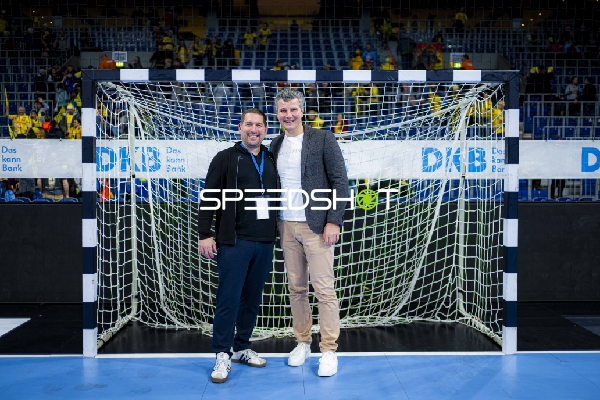 Holger Bachert (99; Rhein Neckar Löwen) vor Tor in SAP Arena
