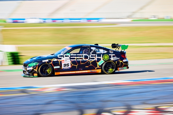Tomas Pfister im Renntempo auf der Strecke