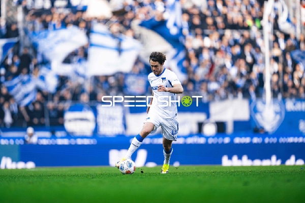 Linus Gechter am Ball