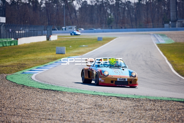 Fahrzeug Nummer 88 fährt auf Hockenheimring