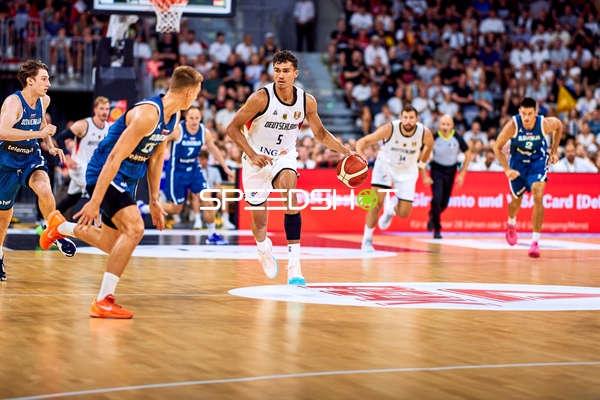 Tristan da Silva (5; Deutschland) im Ballvortrag