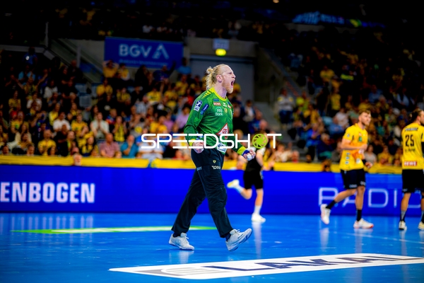 Torwartjubel Mikael Appelgren (1;Rhein Neckar Löwen)