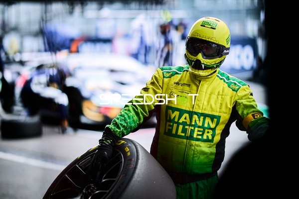 Mechaniker in der Boxengasse