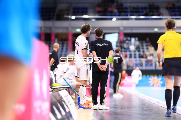 Tom Schmidt-Didlaukies (14; Deutschland) am Spielfeldrand