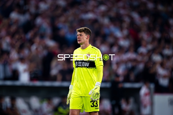 Torwart Alexander Nübel (33; VfB Stuttgart) auf dem Feld