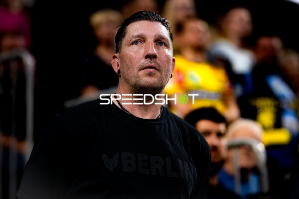 Trainer an der Seitenlinie