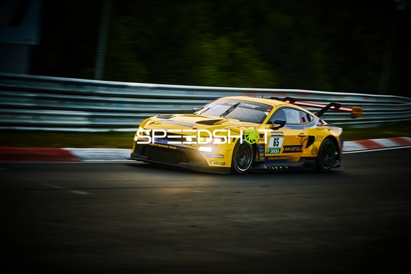 Ford Mustang GT3 auf der Rennstrecke