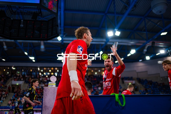 Tom Wolf (10; SG BBM Bietigheim) und Julius Kühn (5; SG BBM Bietigheim) jubeln